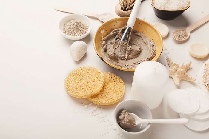 Alliance of Beauty Practitioners Pots of beauty masks and sponges