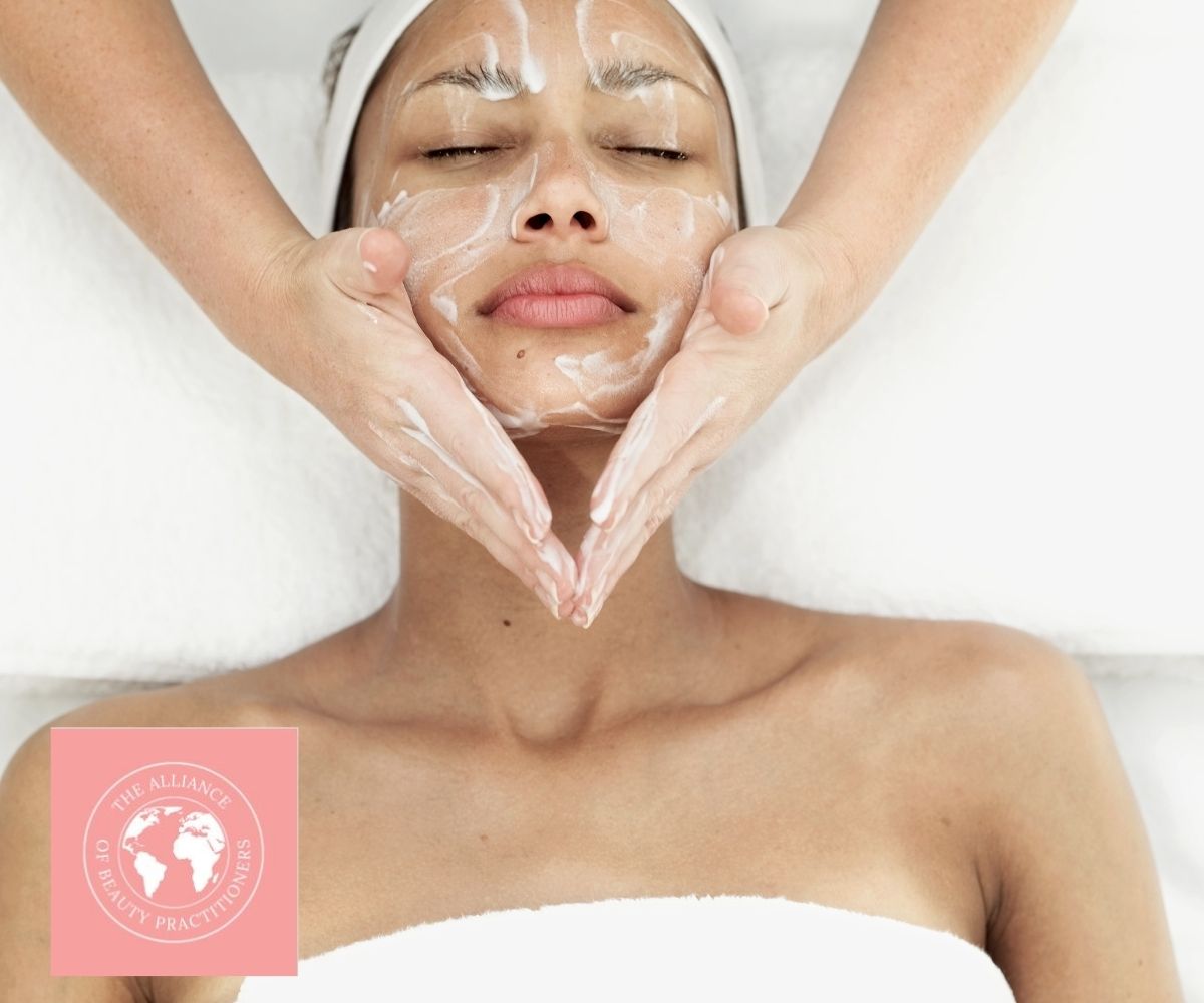 Beauty courses: a facial being given to a lady